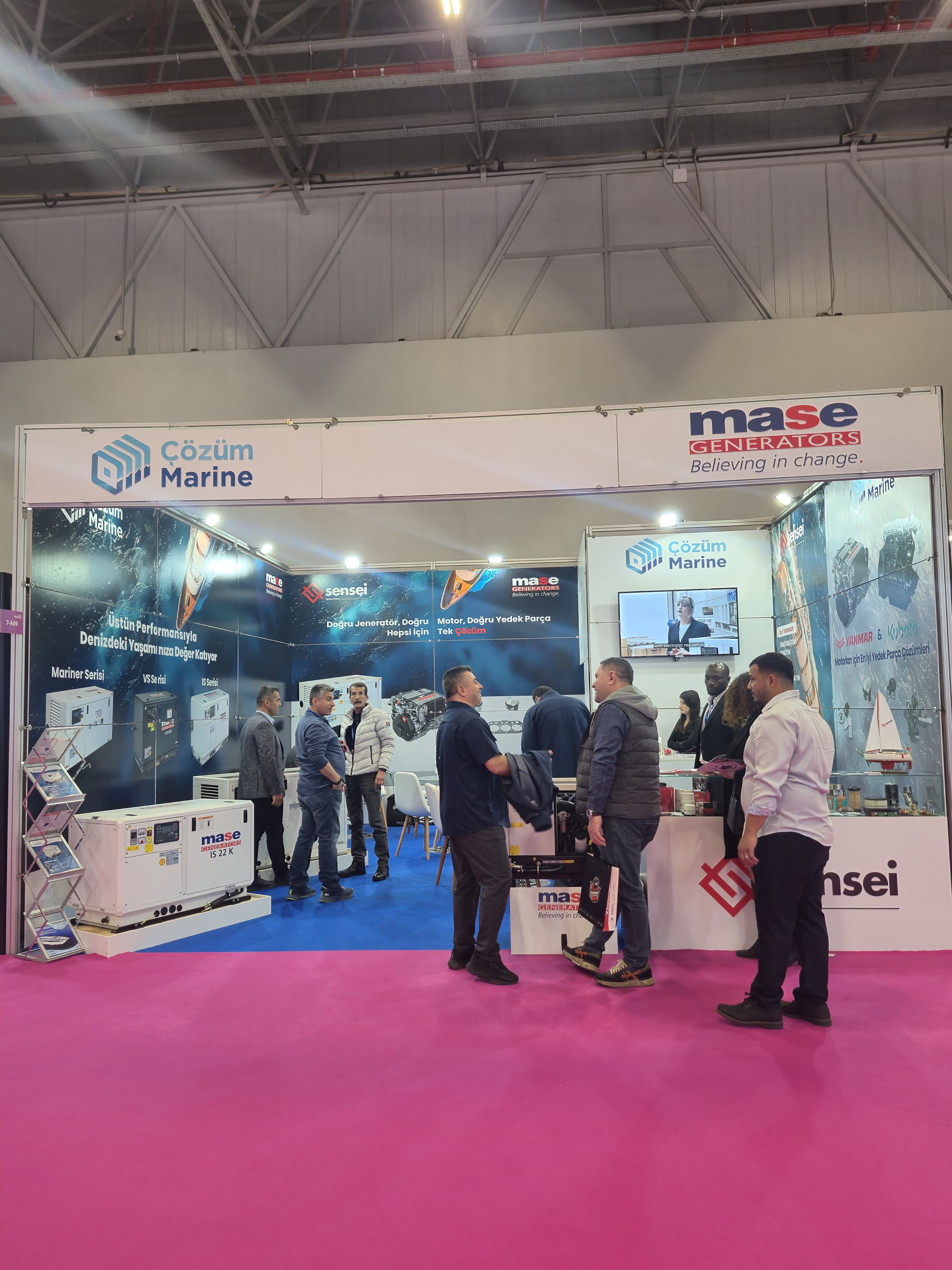 Bosphorus Boat Show On Land - Fair Image 3