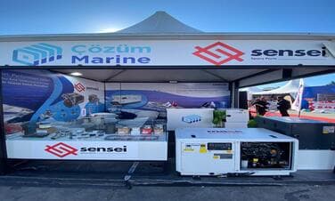 Bosphorus Boat Show In Water - Fair Image 1