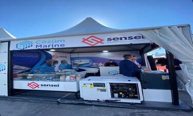 Bosphorus Boat Show In Water - Fair Image 3